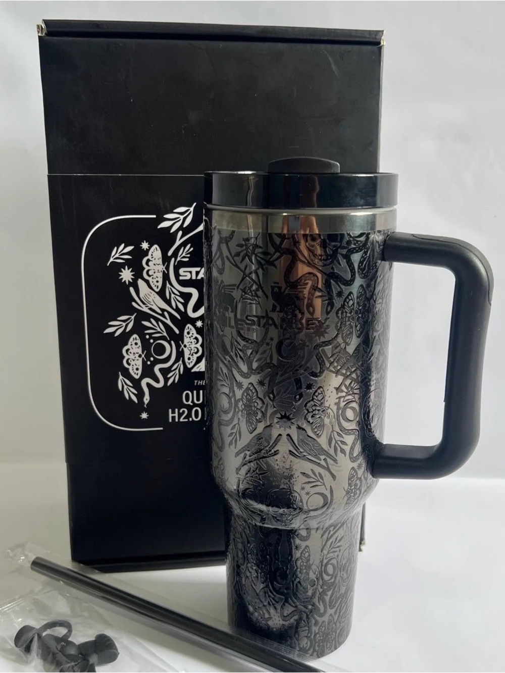 Stanley 40 oz Quencher Tumbler flowstate Handle Deadly Damask Black Halloween - Picture 10 of 10